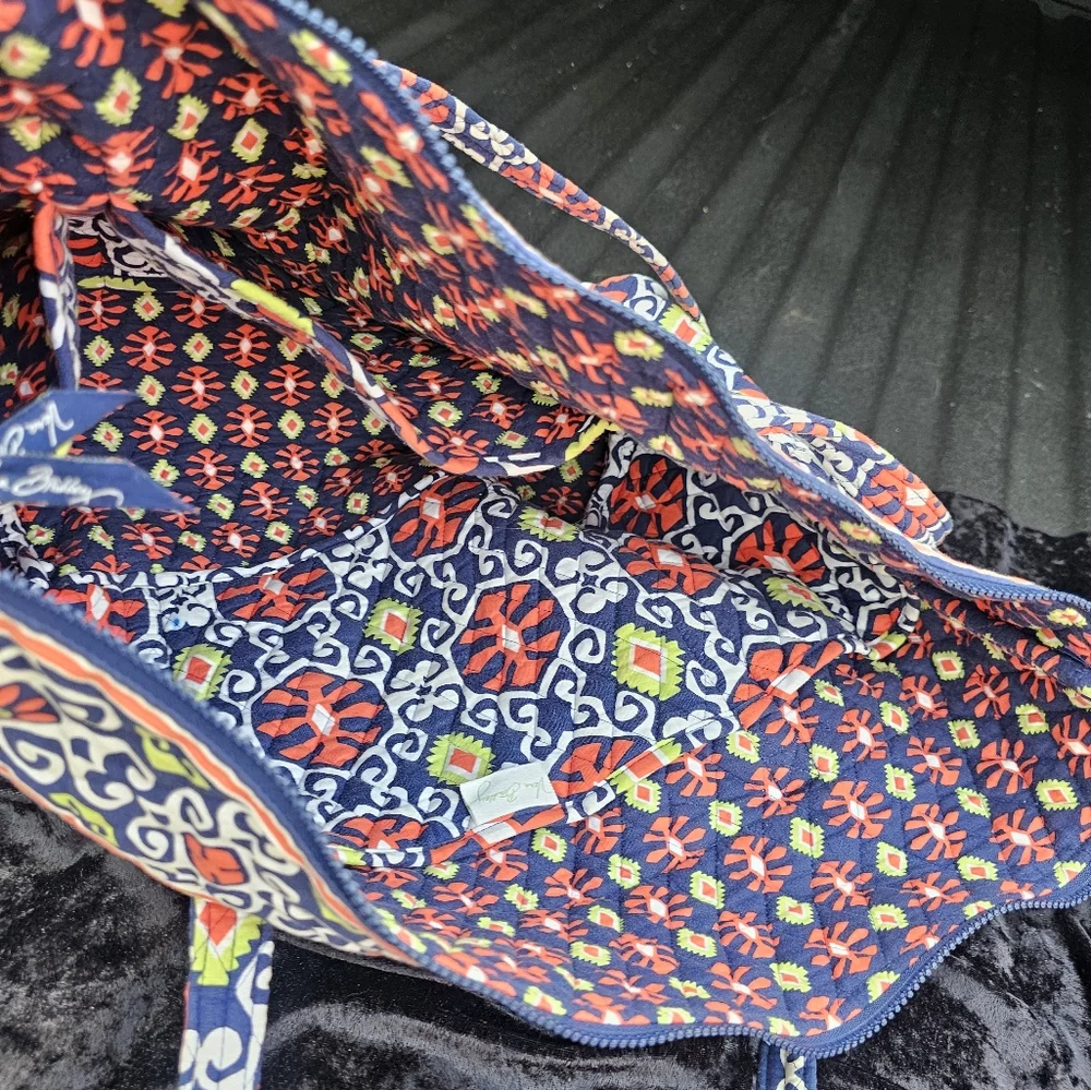 Vera Bradley Weekend Bag Gently used - Picture 4 of 4